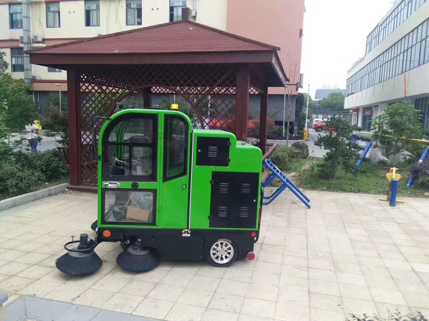 電動掃地機