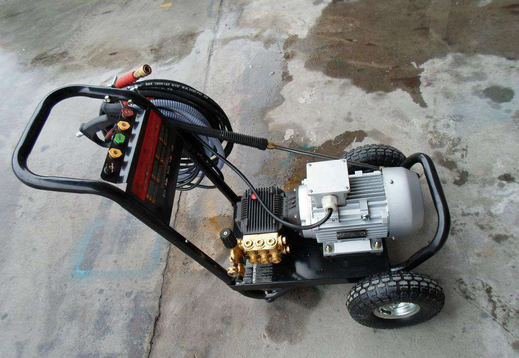 駕駛式掃地機
